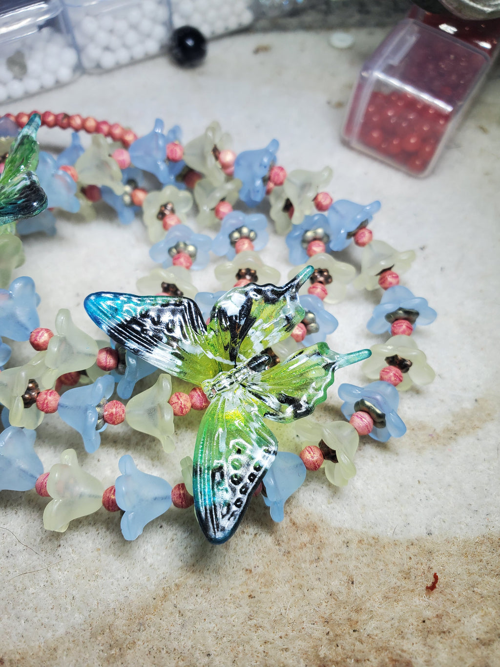 Butterfly 🦋 necklace with bracelet