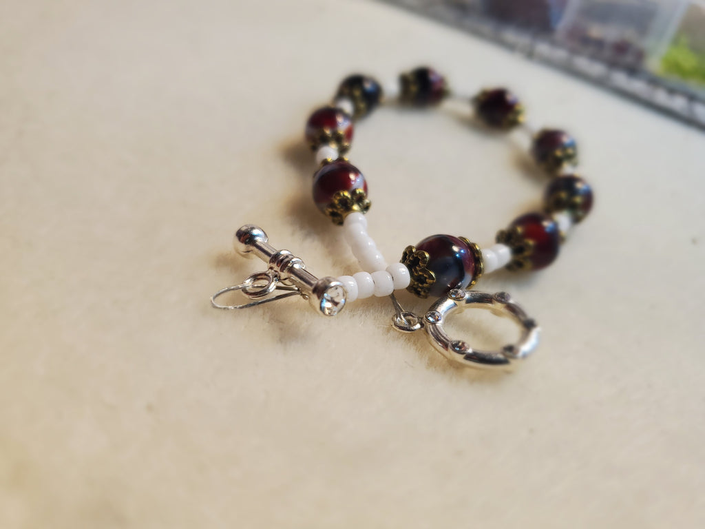 Dark red and white beaded necklace and bracelet set